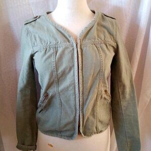 Love 21 Women's Green cream knit Back Jacket size small Crochet Back Jacket Full